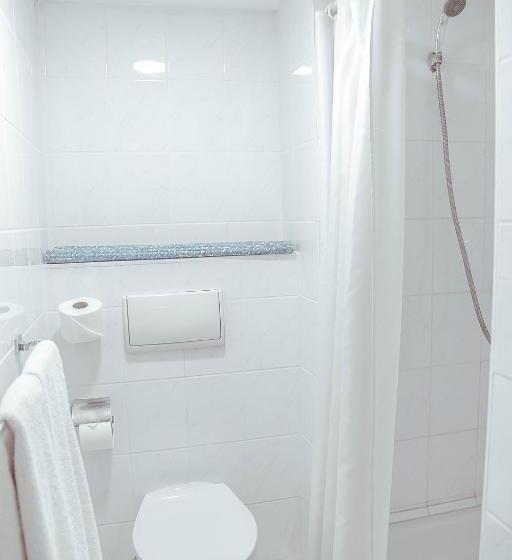 اتاق استاندارد یک نفره, Shodlik Palace