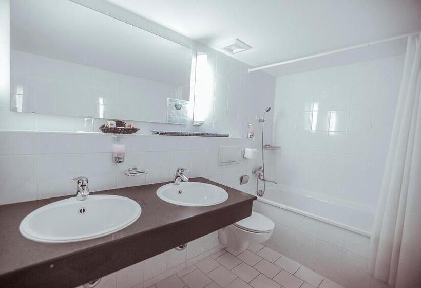 اتاق راحتی, Shodlik Palace