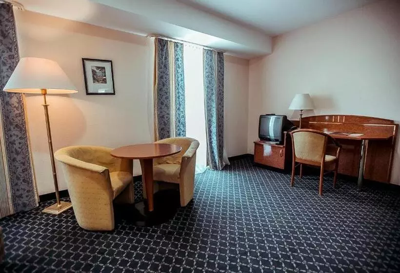 Comfort-huone, Shodlik Palace