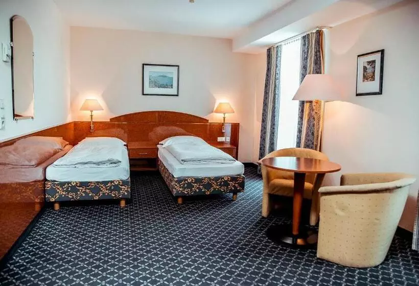 Comfort-huone, Shodlik Palace