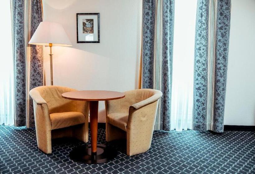 اتاق راحتی, Shodlik Palace