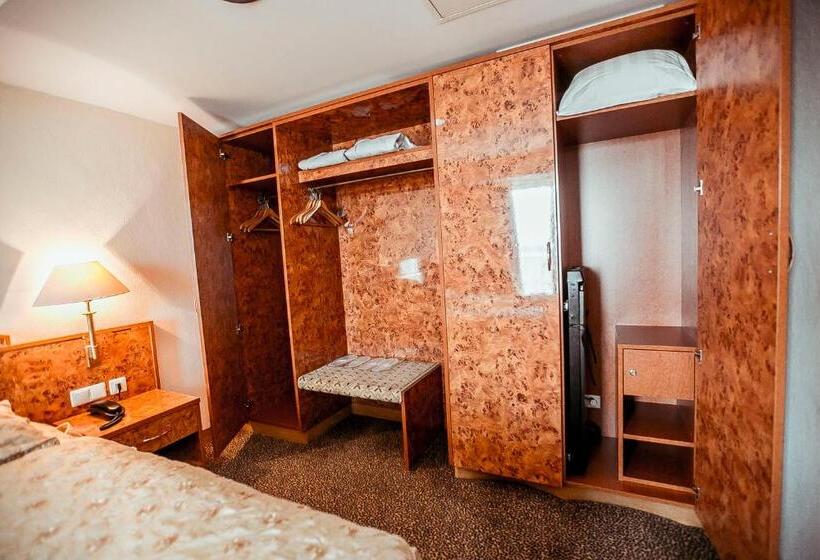 سوییت, Shodlik Palace