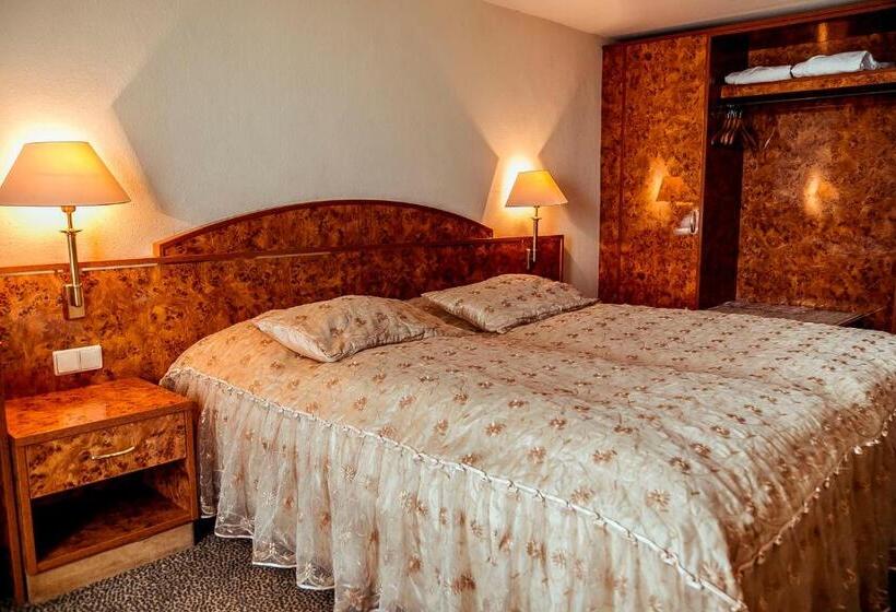 سوییت, Shodlik Palace