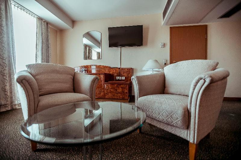 اتاق استاندارد, Shodlik Palace