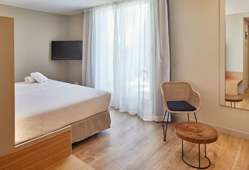 Номер Стандарт с Террасой, Silken Reino De Aragon