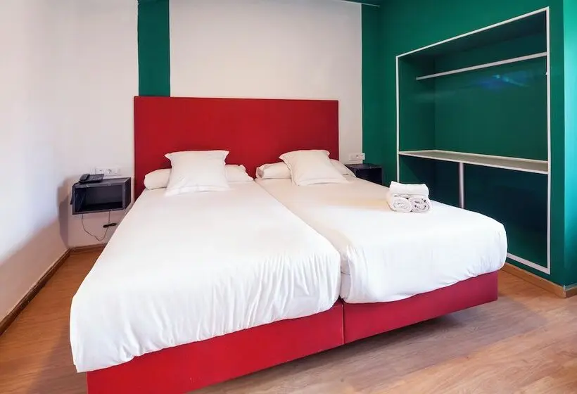 اتاق اکونومی, Sireno Torremolinos