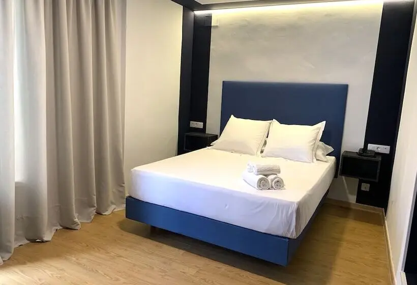 اتاق اکونومی, Sireno Torremolinos