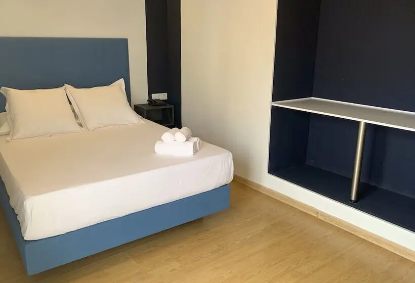 اتاق اکونومی, Sireno Torremolinos