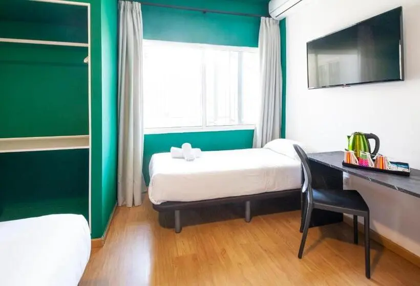 Economy Triple Room, Sireno Torremolinos