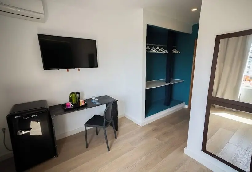 اتاق اکونومی, Sireno Torremolinos