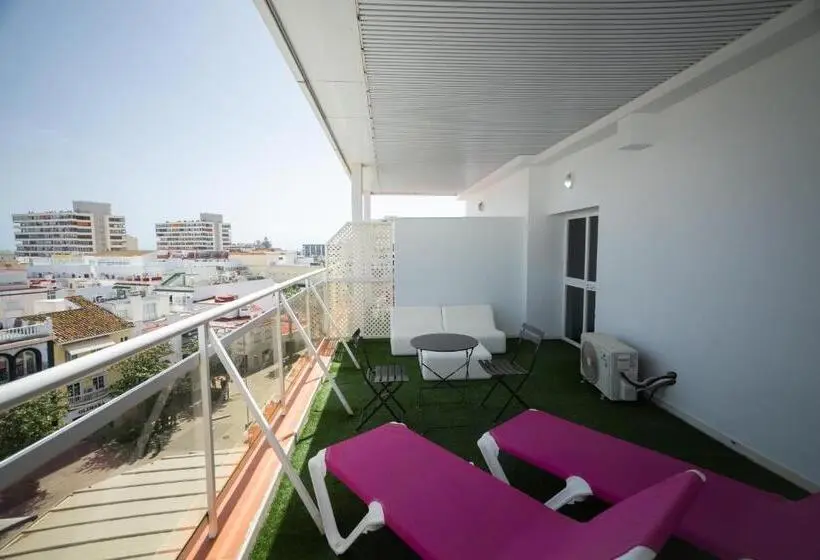اتاق سوپریور با چشم‌انداز شهر, Sireno Torremolinos