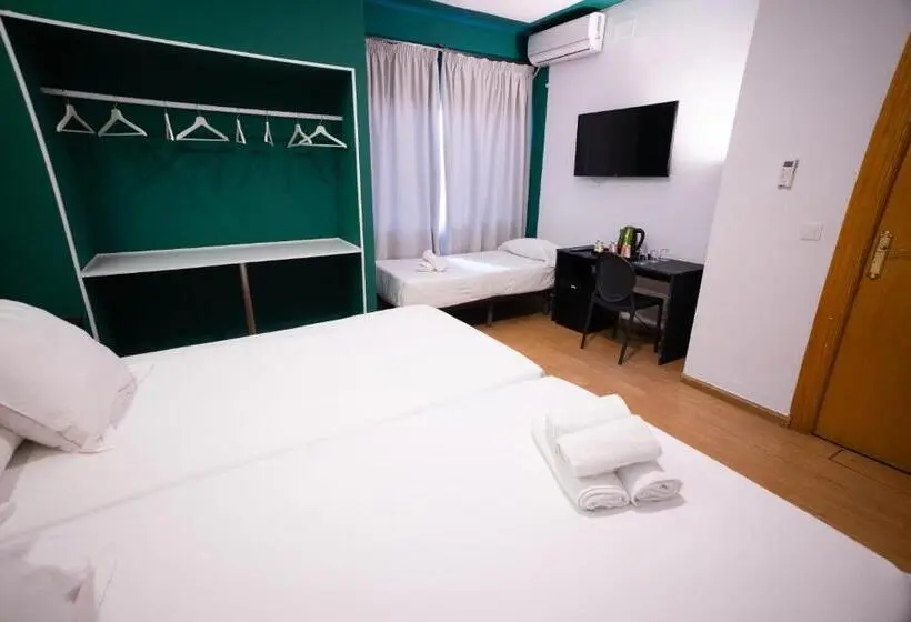 Economy Triple Room, Sireno Torremolinos
