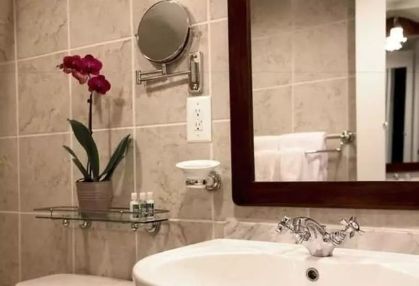 سوئیت 2 خوابه, The Windsor Suites Philadelphia