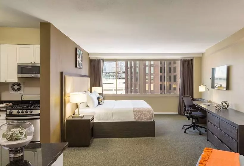 سوئیت 2 خوابه, The Windsor Suites Philadelphia