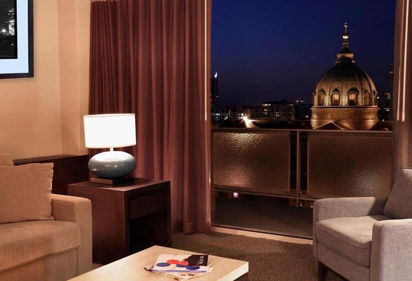 스위트 킹사이즈 침대, The Windsor Suites Philadelphia