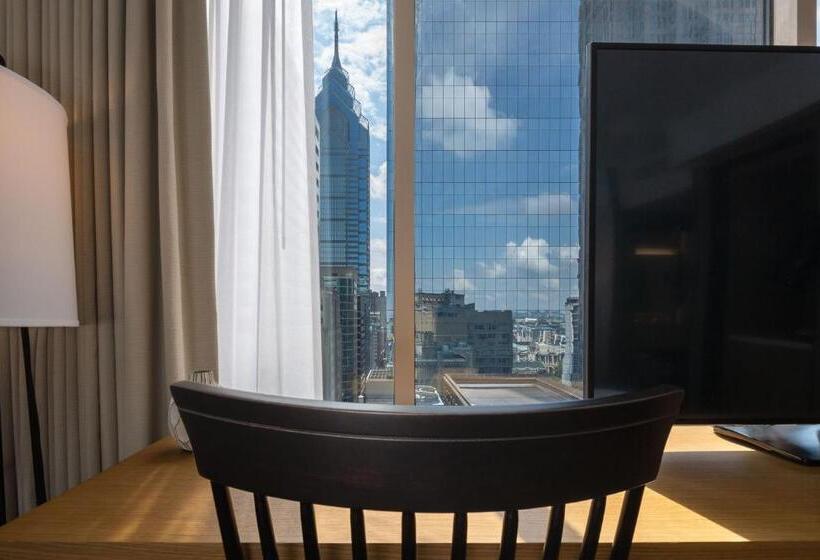 Люкс Клуб, The Windsor Suites Philadelphia