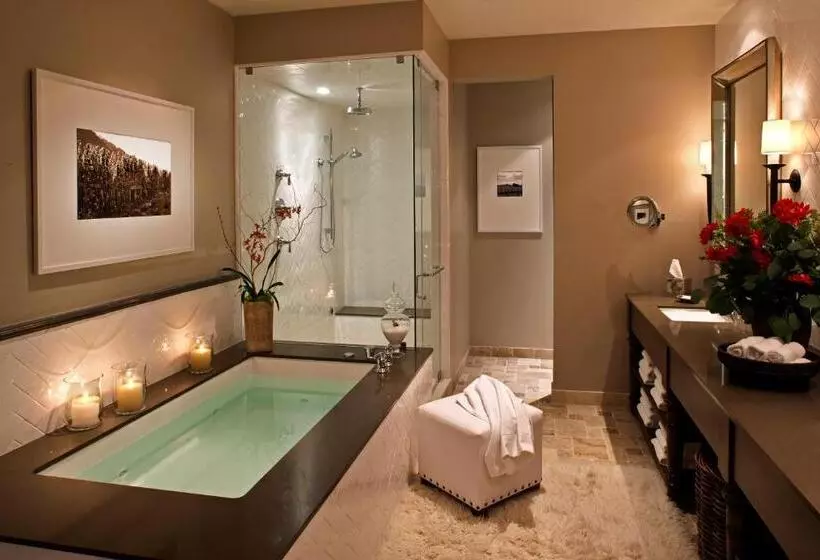 سوئیت پریمیوم, Yountville
