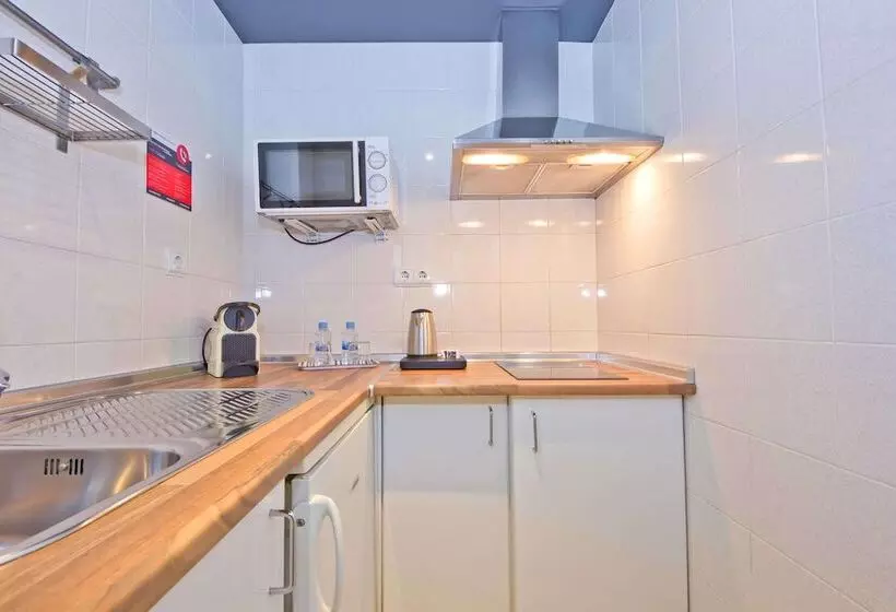 اتاق استاندارد سه نفره, Aparthotel Atenea Valles