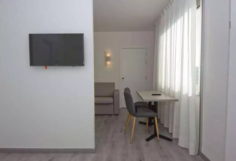 اتاق خانوادگی, Aparthotel Atenea Valles