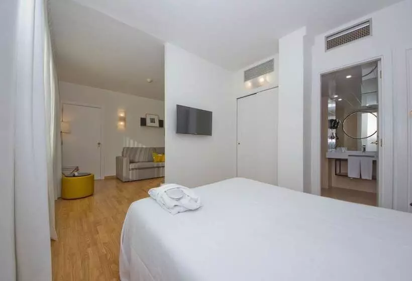 اتاق پنجتخته استاندارد, Aparthotel Atenea Valles