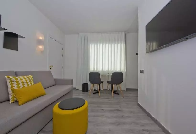 اتاق پنجتخته استاندارد, Aparthotel Atenea Valles