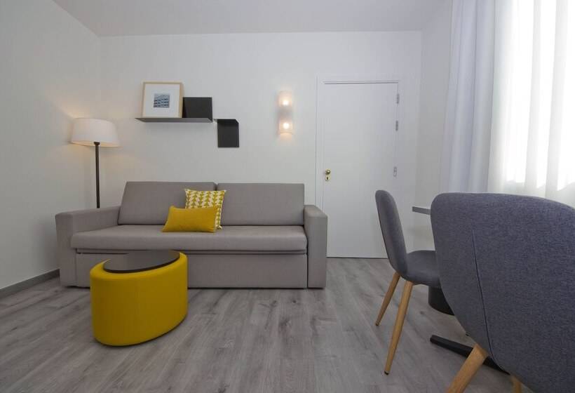 Номер Стандарт, Aparthotel Atenea Valles