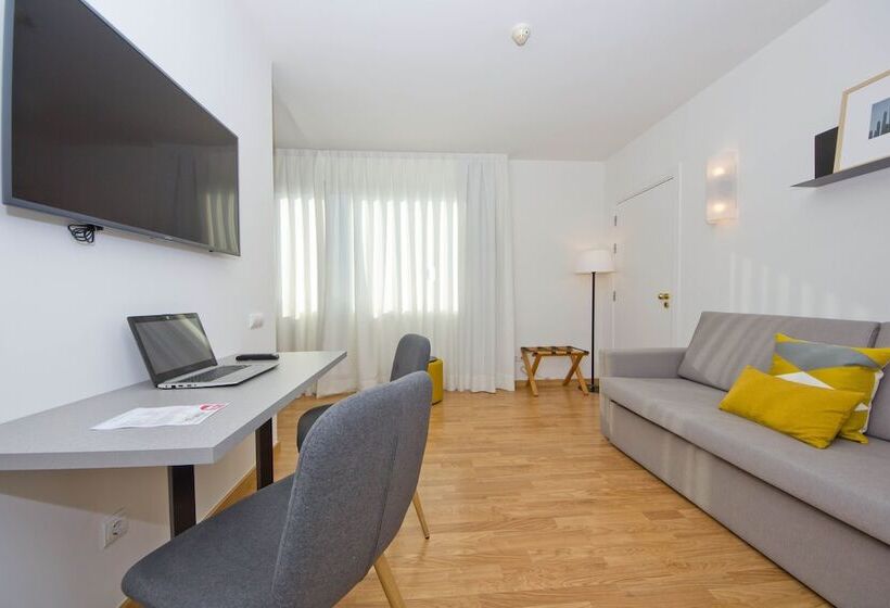 Семейный Номер, Aparthotel Atenea Valles