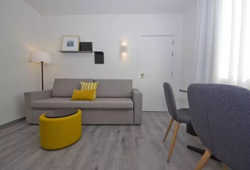 اتاق پنجتخته استاندارد, Aparthotel Atenea Valles
