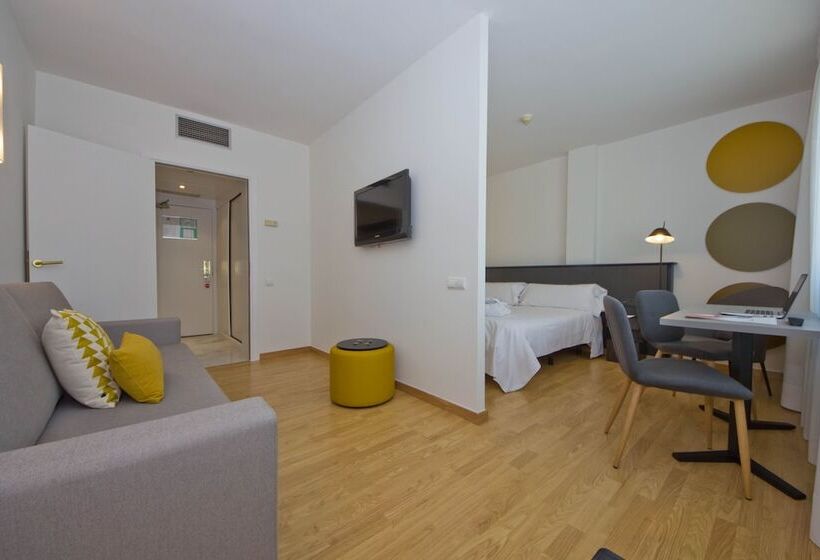 Номер Стандарт, Aparthotel Atenea Valles