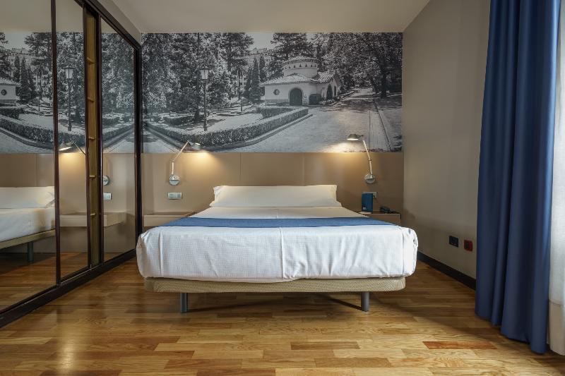 スタンダードスタジオ, Aparthotel Campus
