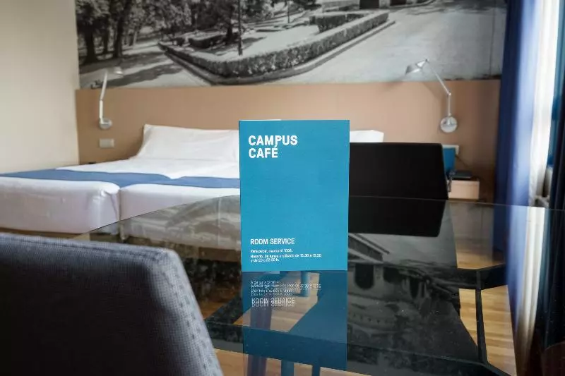 スタンダードスタジオ, Aparthotel Campus
