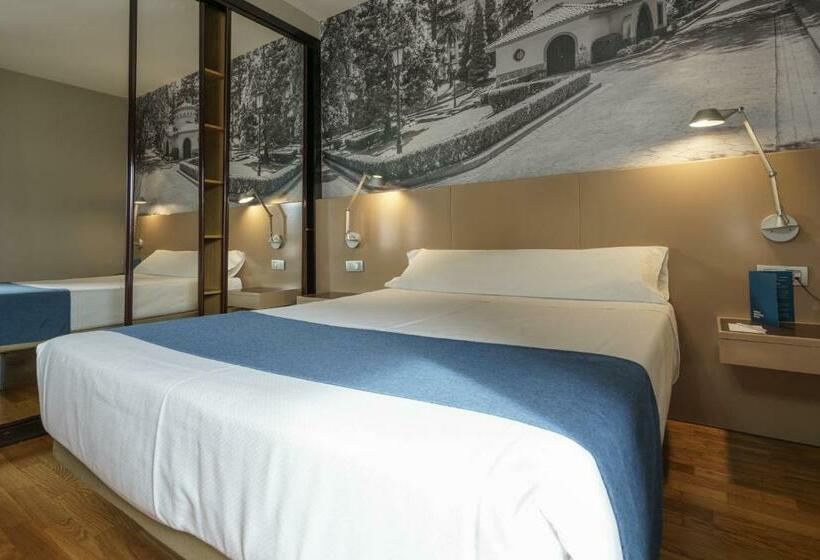 استودیوی استاندارد, Aparthotel Campus