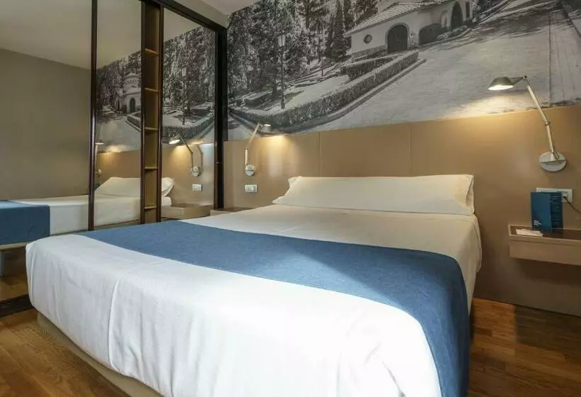 スタンダードスタジオ, Aparthotel Campus