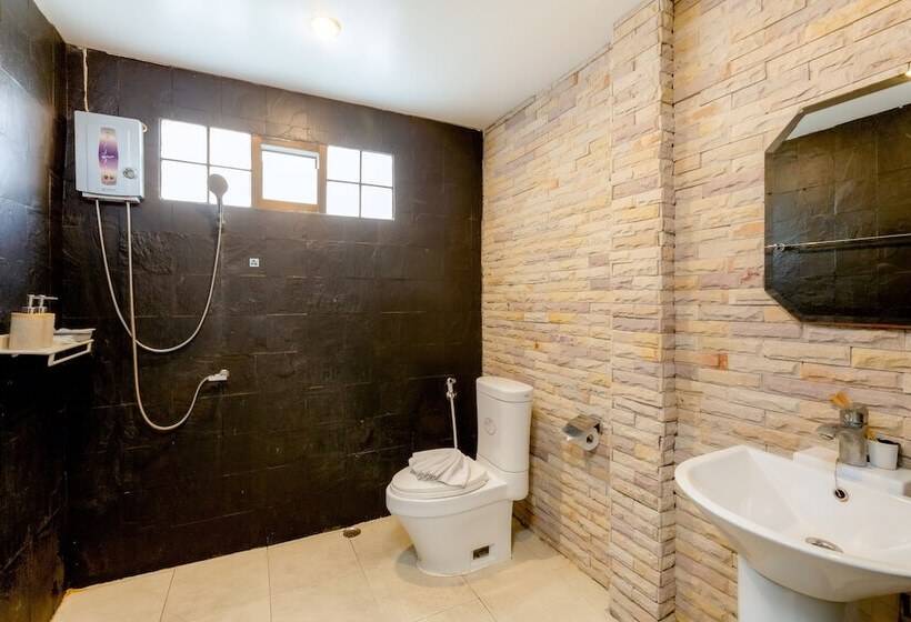 Вилла 3 Спальни с Бассейном, Club Bamboo Boutique Patong Beach Resort