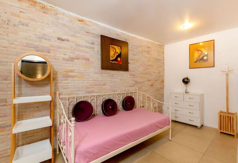 Вилла 3 Спальни с Бассейном, Club Bamboo Boutique Patong Beach Resort