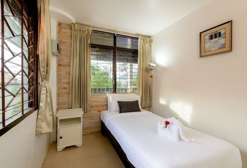 Вилла 3 Спальни с Бассейном, Club Bamboo Boutique Patong Beach Resort