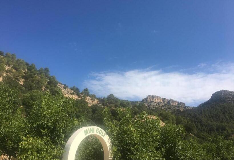 חדר סטנדרט לארבעה, De La Trucha