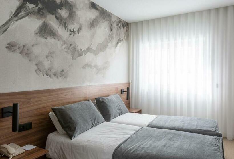 غرفة تنفيذية, Afonso V & Spa