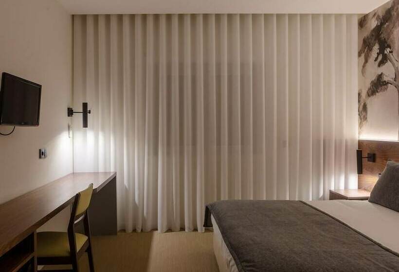 غرفة تنفيذية, Afonso V & Spa