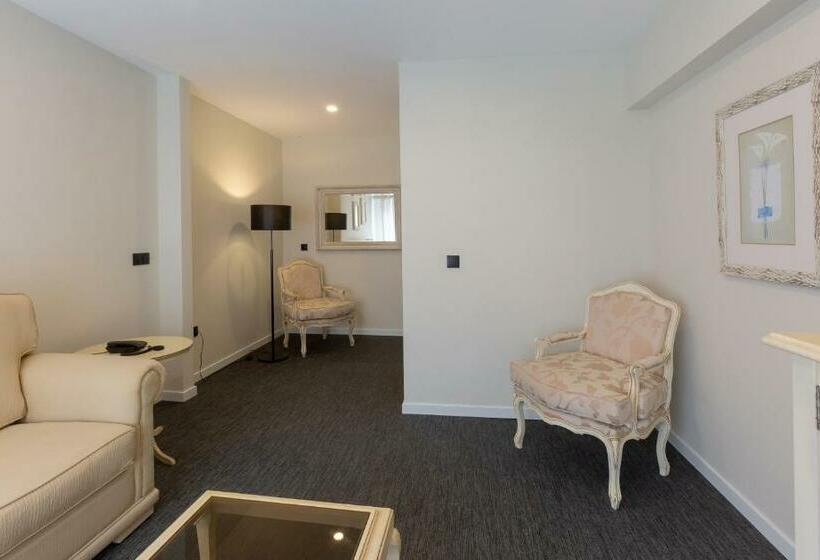 جناح ملكى, Afonso V & Spa