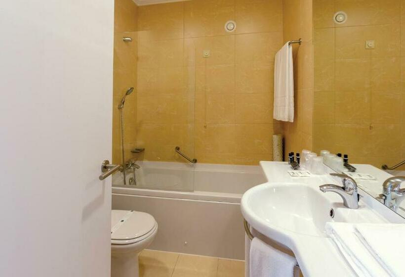اتاق خانوادگی, Afonso V & Spa