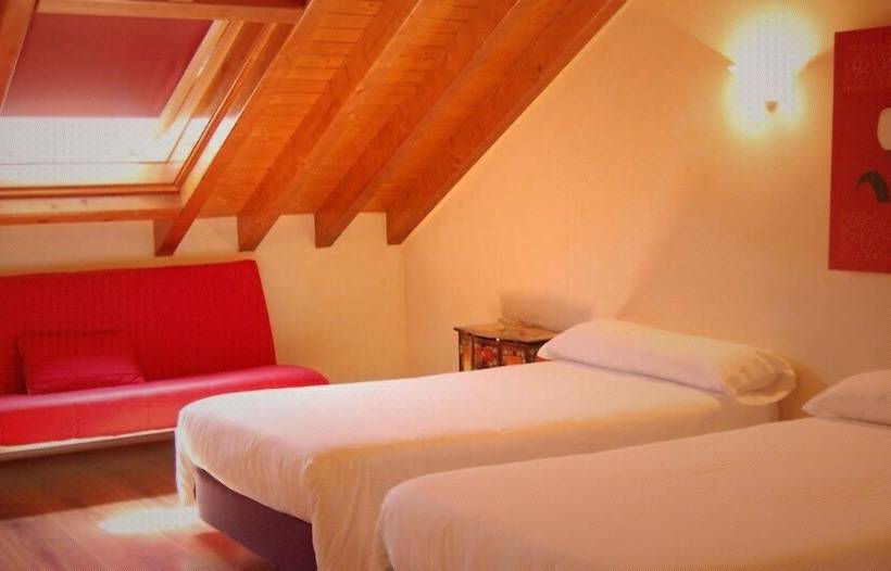 Habitación Triple Estándar, Alda Lalín