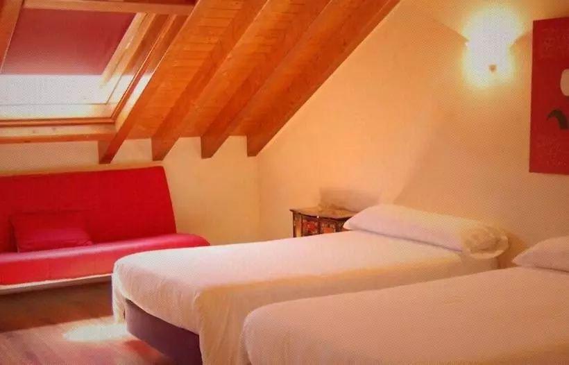 Chambre Triple Standard, Alda Lalín
