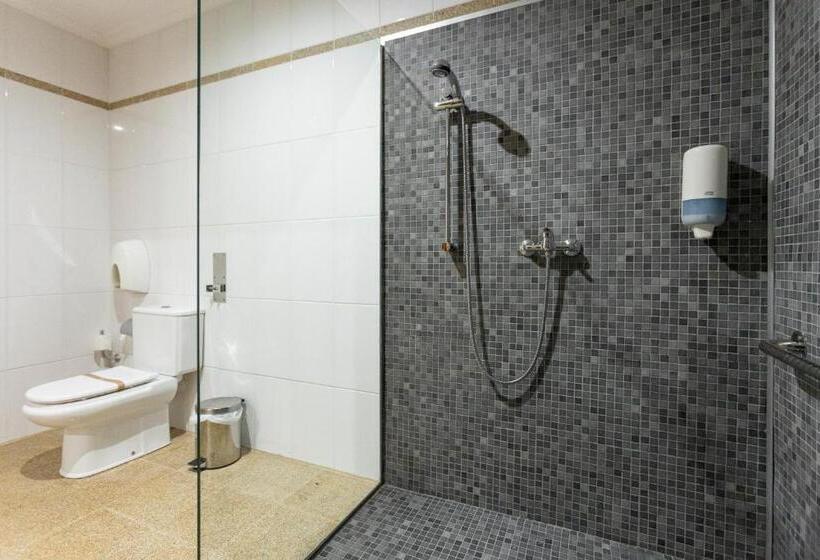 四人标准间, Alfonso I