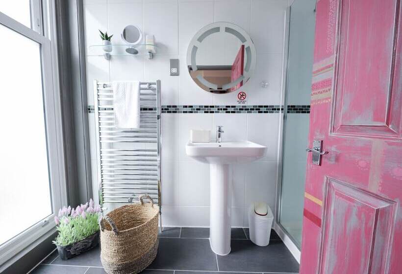 اتاق لوکس, The Cavalaire