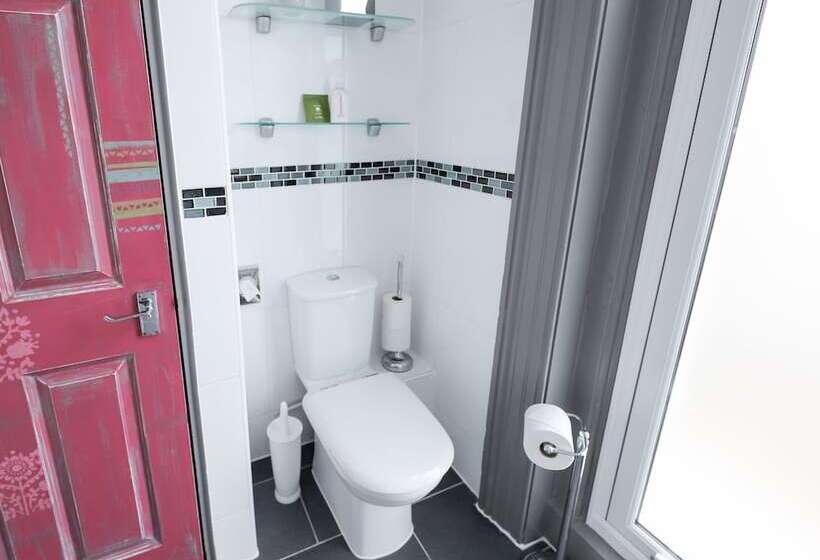 اتاق لوکس, The Cavalaire