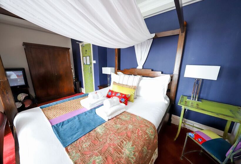 اتاق لوکس, The Cavalaire