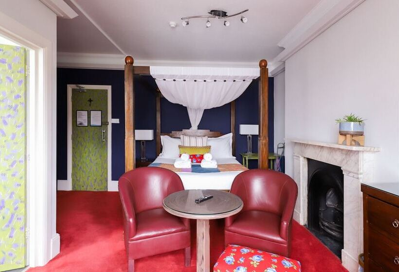 اتاق لوکس, The Cavalaire