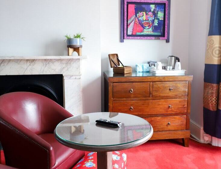 اتاق لوکس, The Cavalaire