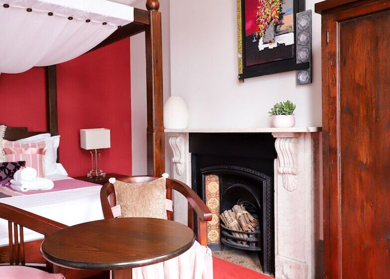 اتاق لوکس, The Cavalaire